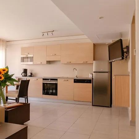 Résidence Châteauneuf Appart hôtel 2*