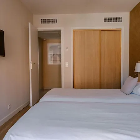 Chateauneuf Aparthotel 2*